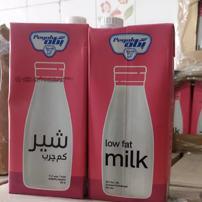 شیر یک لیتری کم چرب پگاه