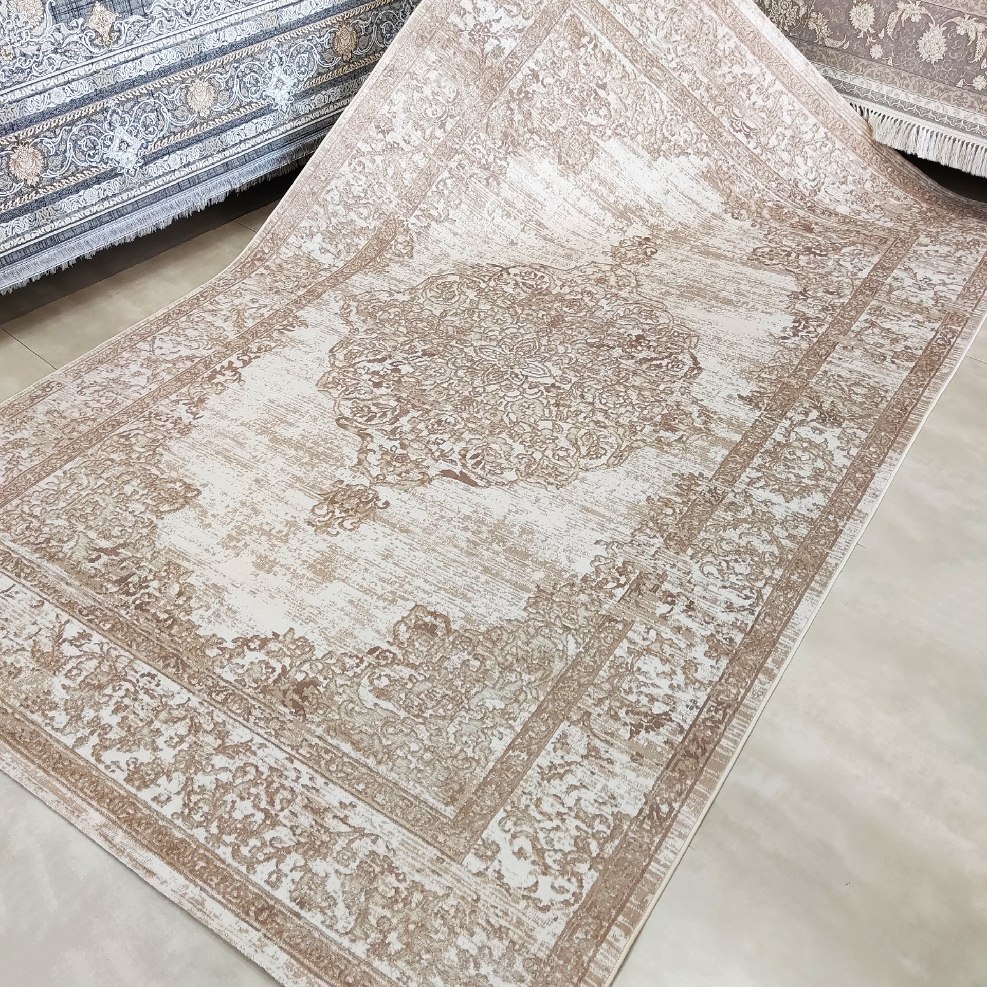 فرش مدرن زمینه کرم 6 متری
