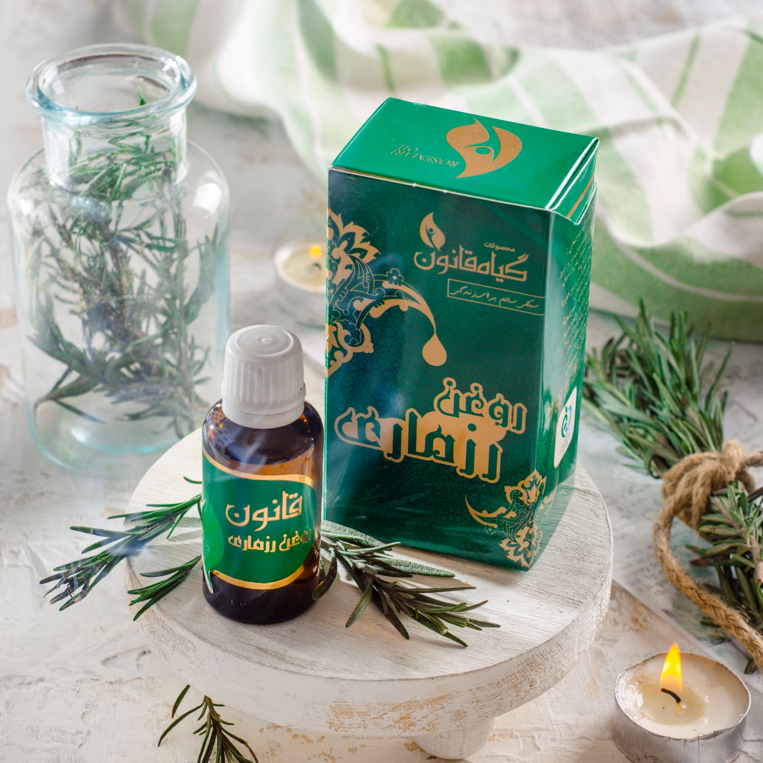 روغن رزماری گیاه قانون ( خواص چشمگیر در رشد مجدد مو )