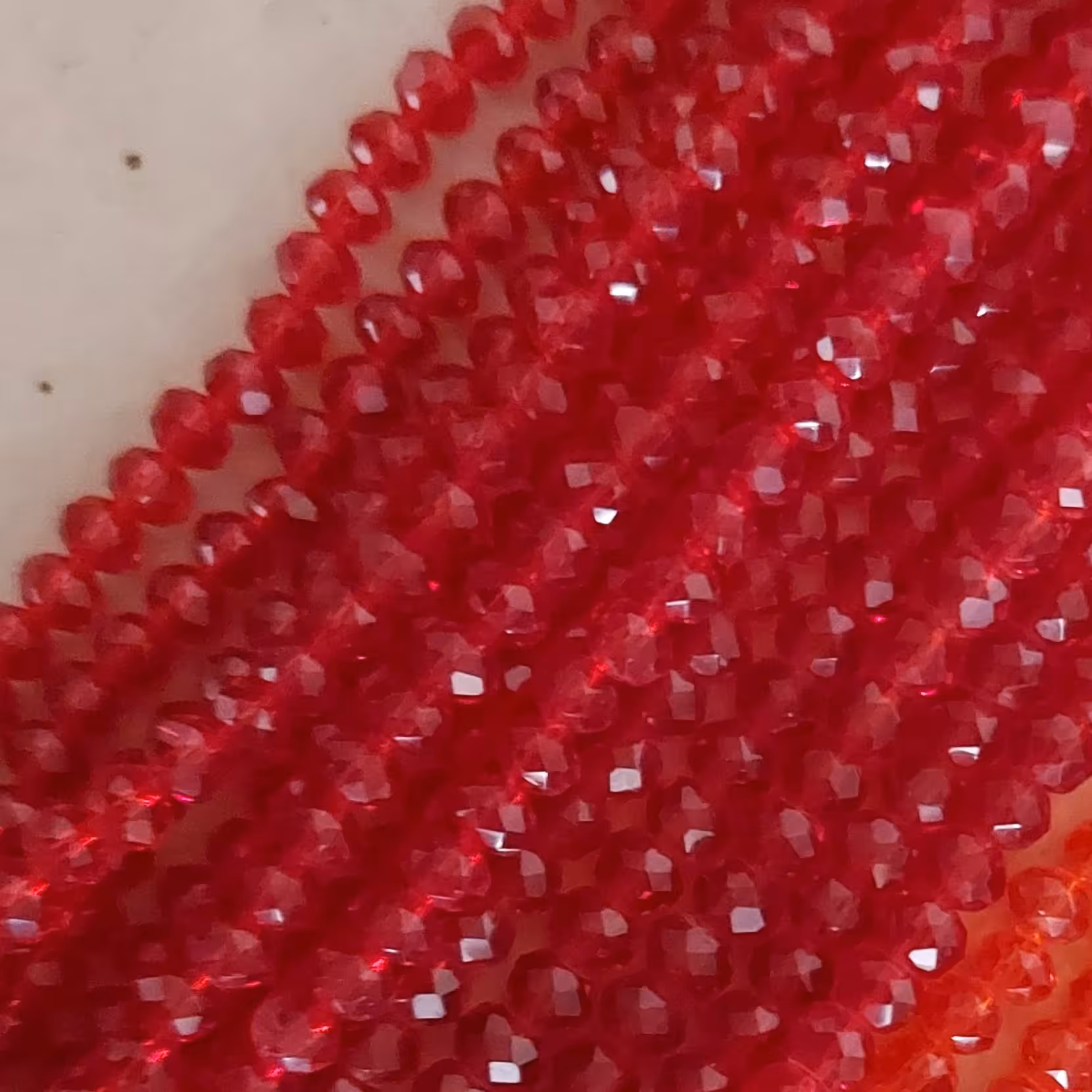 کریستال اصلی  10 عددی قرمز  شیشه ای بسته 10 عددی سایز 4 میل