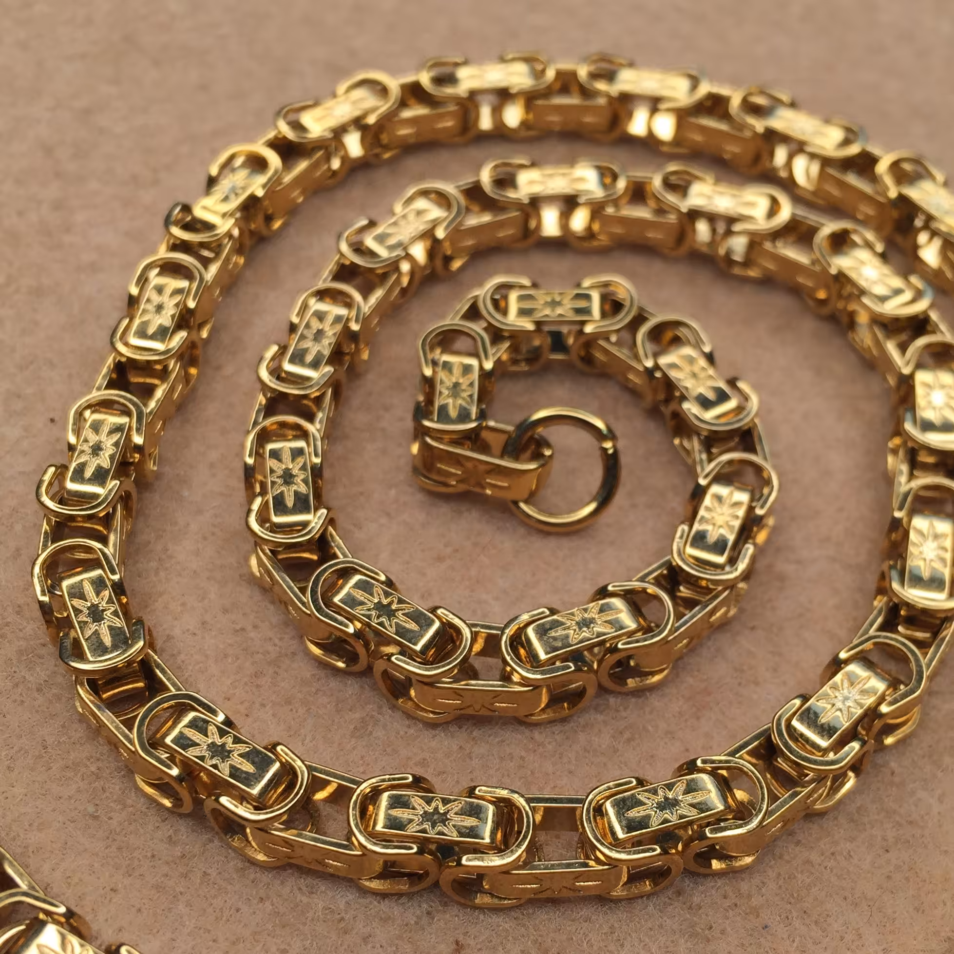 زنجیرمردانه فوق العاده باکیفیت استیل طلایی وزن60گرم طول60سانت