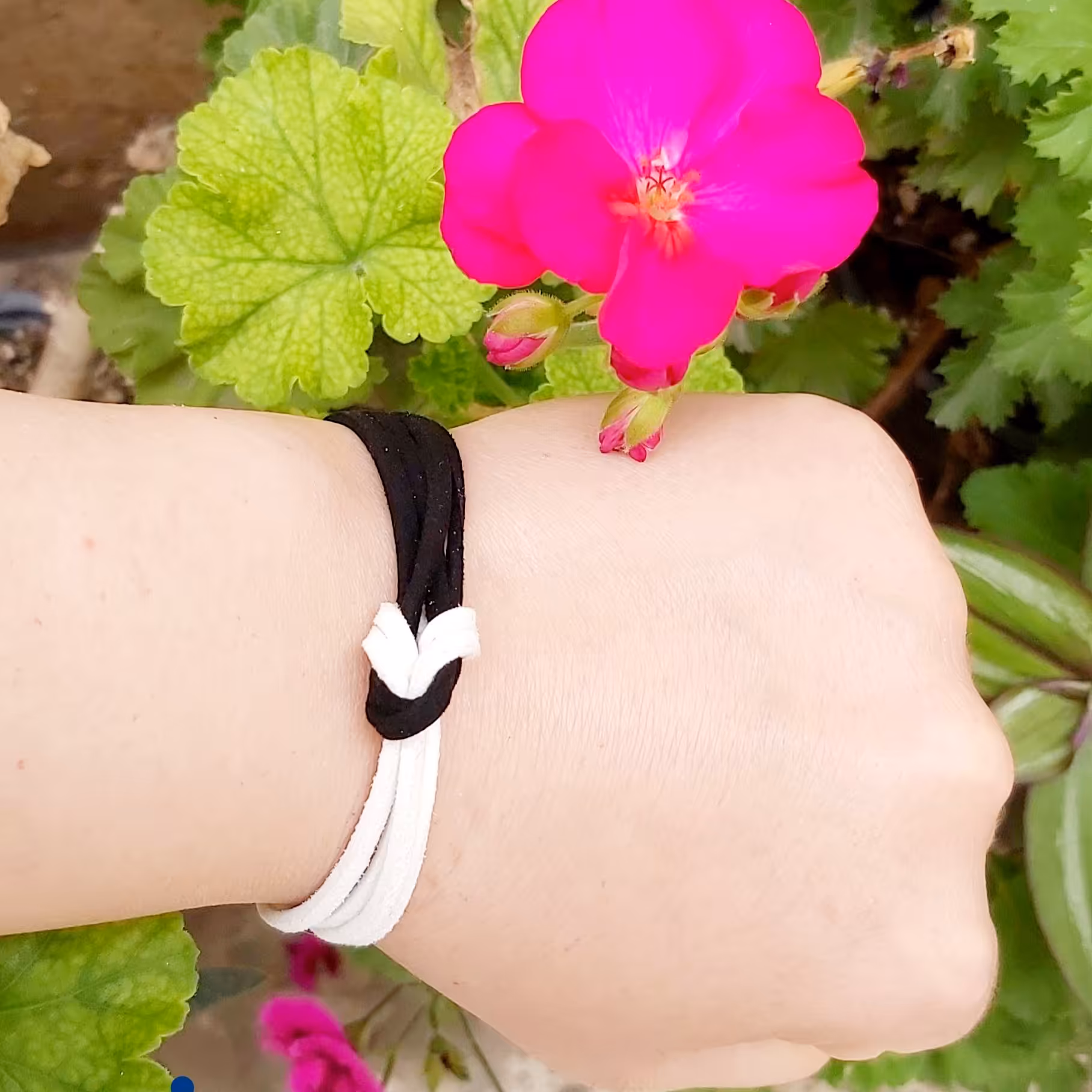 دستبند گره ای تریشه