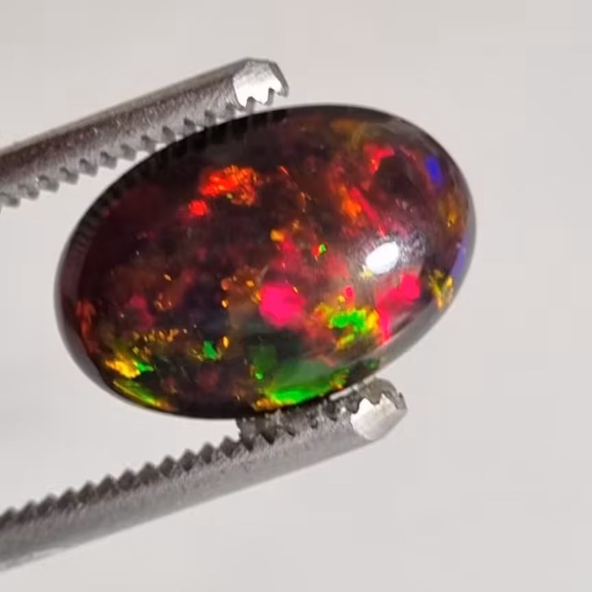 سنگ اوپال اتیوپی تلألو بالا وزن 7قیراط