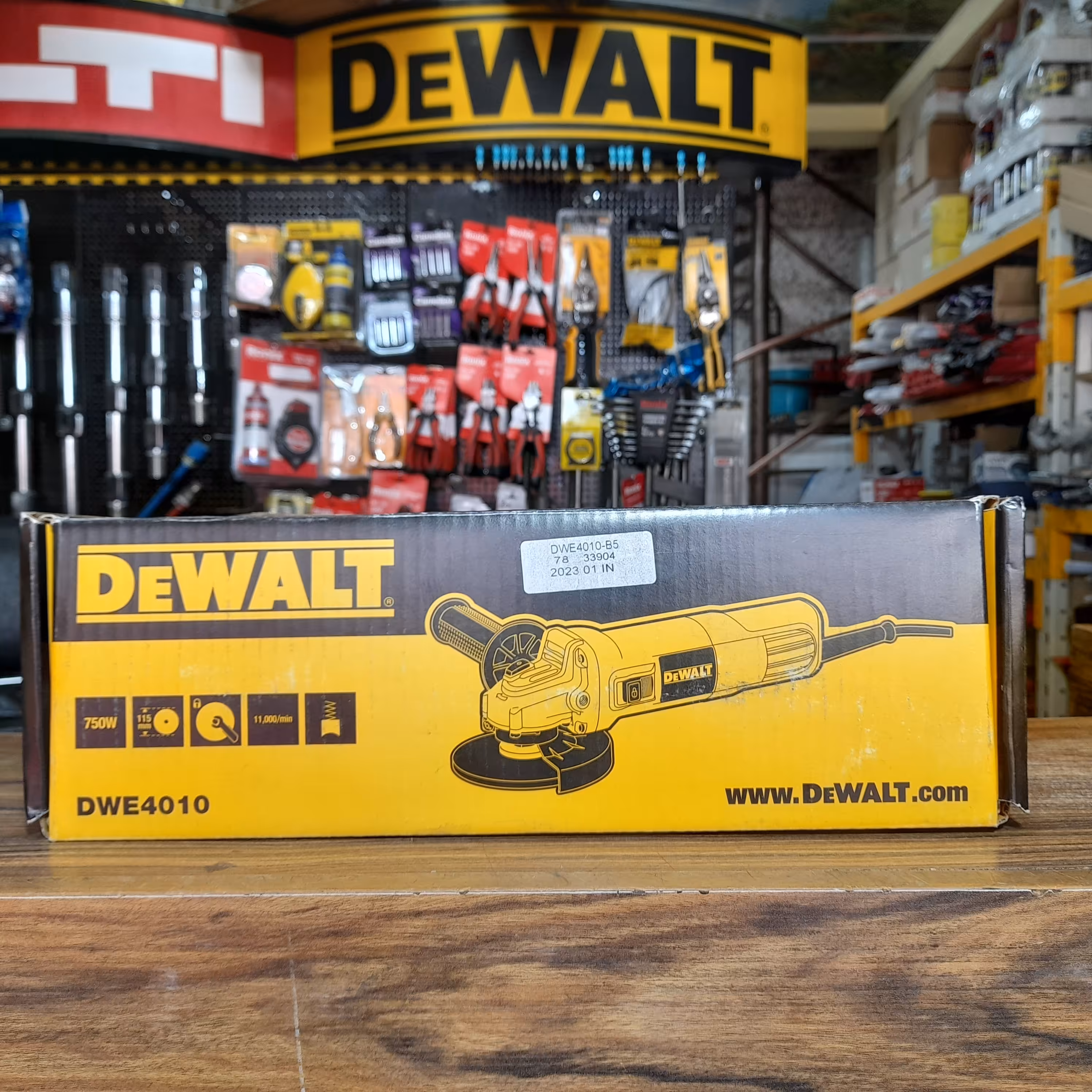 مینی فرز 750وات دیوالت مدل DWE4010