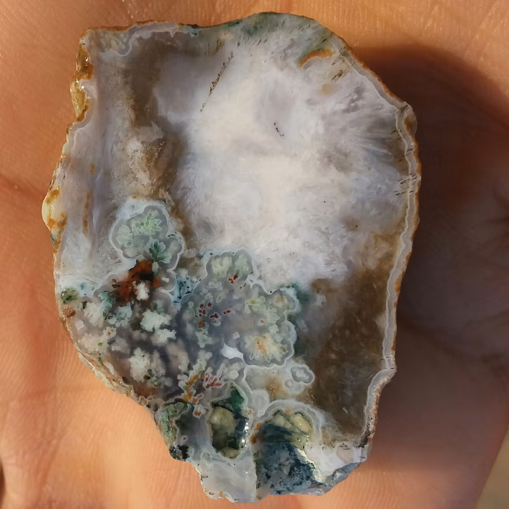 اسلایس سنگ راف عقیق شجر دریایی 7رنگ خارق العاده محشر 100 در 100 طبیعی شاهکار خلقت دیدنی
تصویر از دو طرف نمونه کد 6741