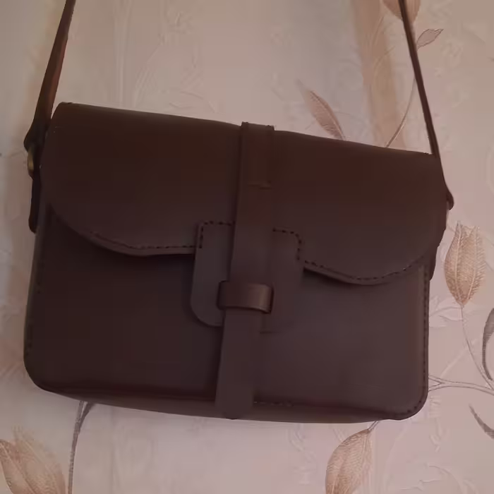 کیف دوشی چرم گاوی دست دوزکد567