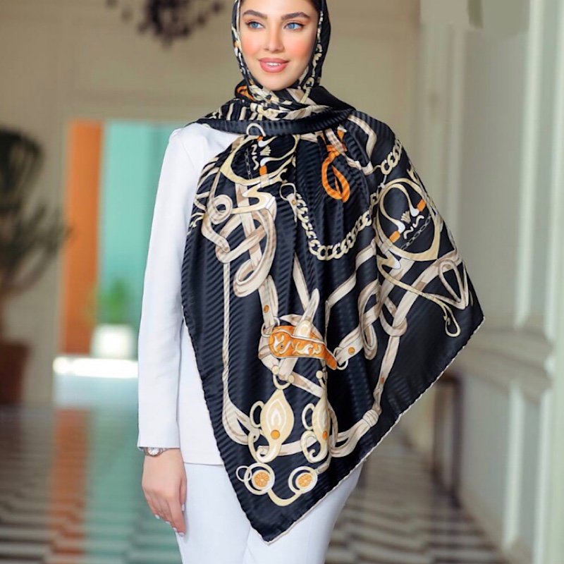 روسری ابریشم مجلسی راه راه طرح فرفورژه دست دوز قواره 135