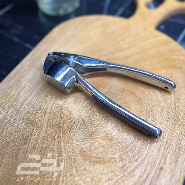 سیر له کن زاماک نگینی شنیا