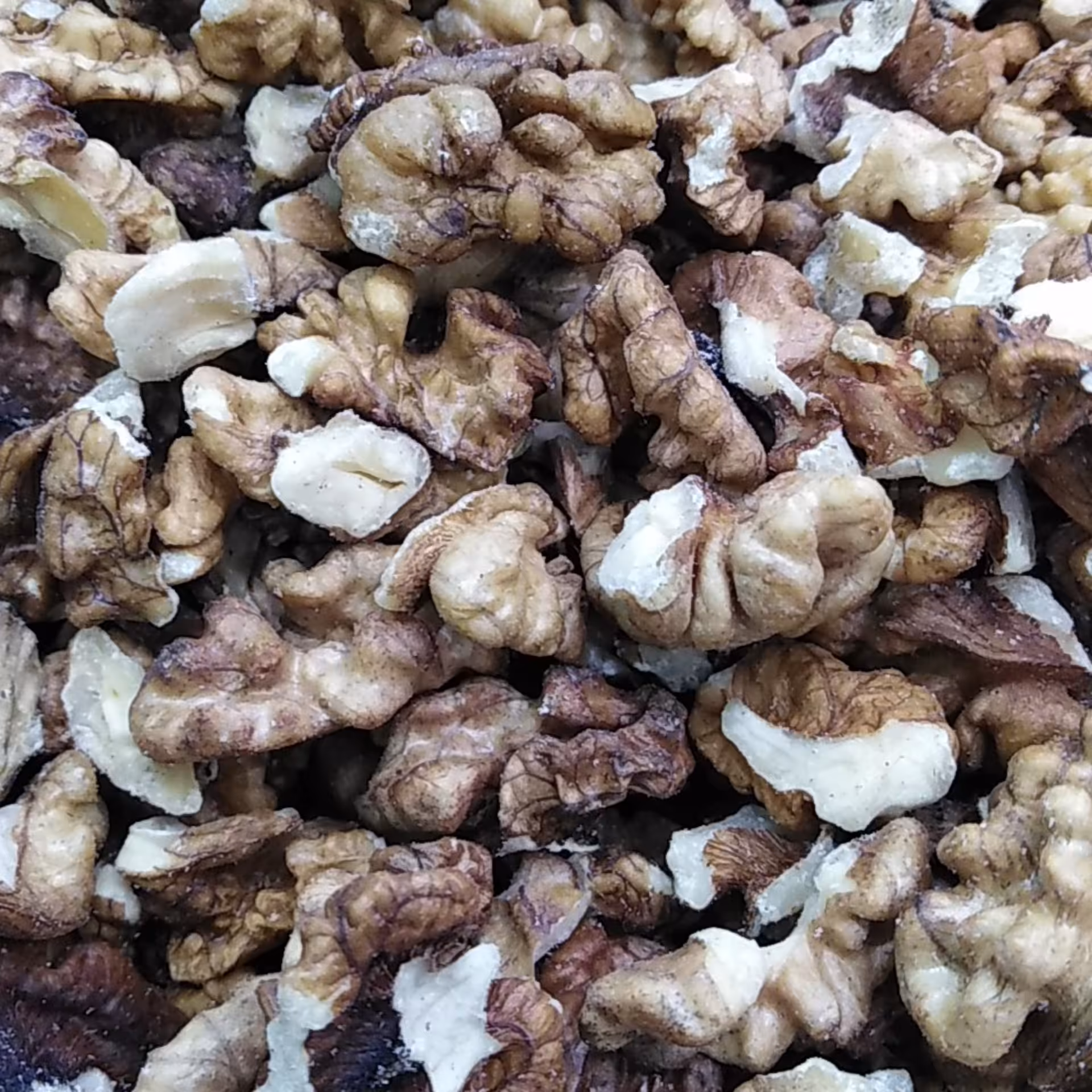 مغز گردو قهوه ای شکسته محلی ایرانی درجه 1