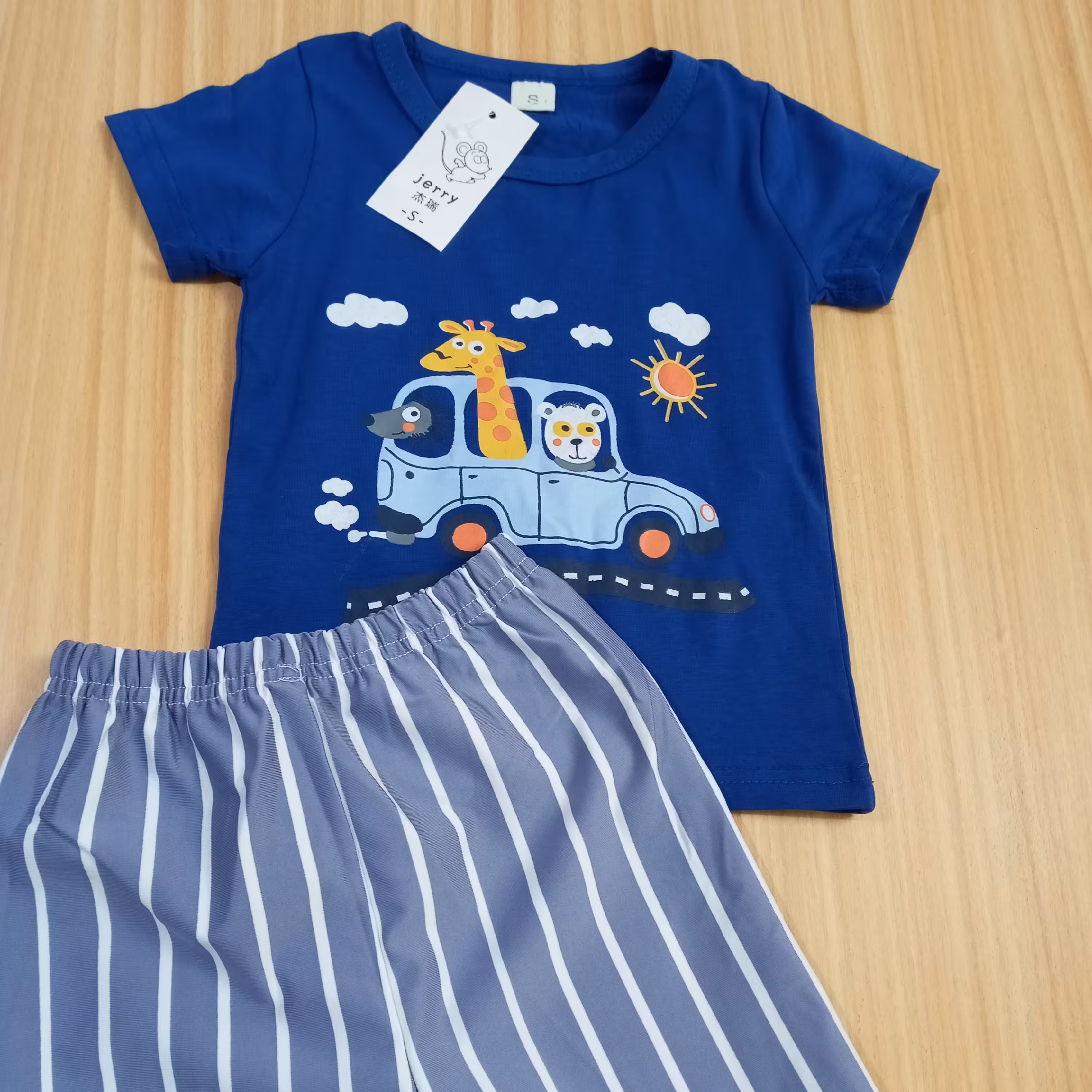 ست دوتکه نخی پسرانه آستین کوتاه و شلوارک آبی مناسب 1 تا 4 سال