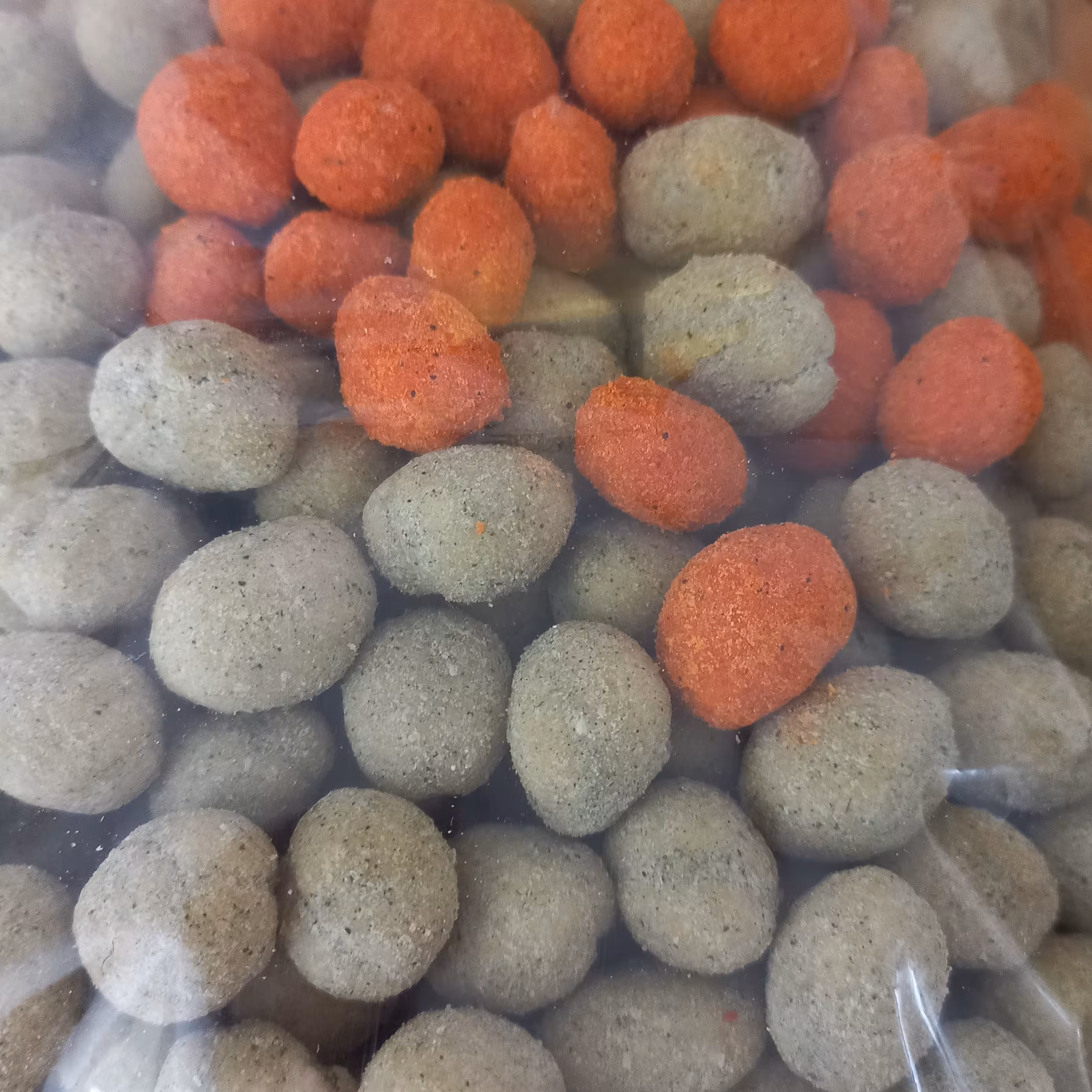 بادام زمینی با روکش پیاز جعفری