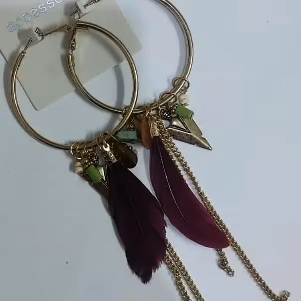 گوشواره پردار زیبا و بسیار شیک واقعا خوشگله