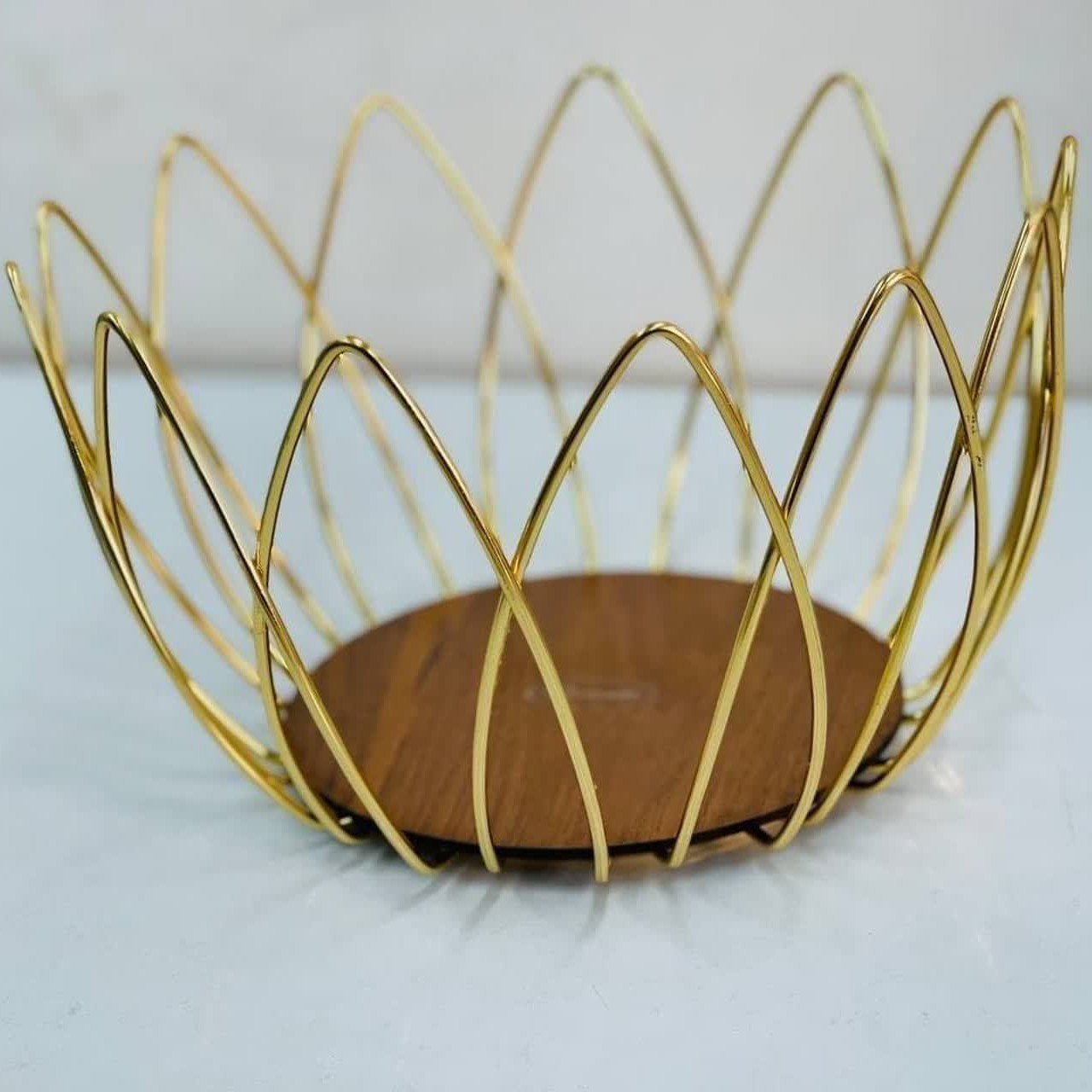 سبد میوه لاله طلایی