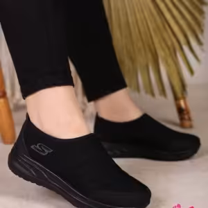 کفش کتانی اسکیچرز