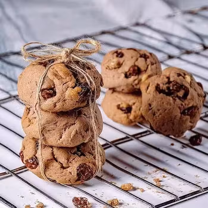 کوکی شکلاتی، گردویی، کشمشی و... تازه و ترد