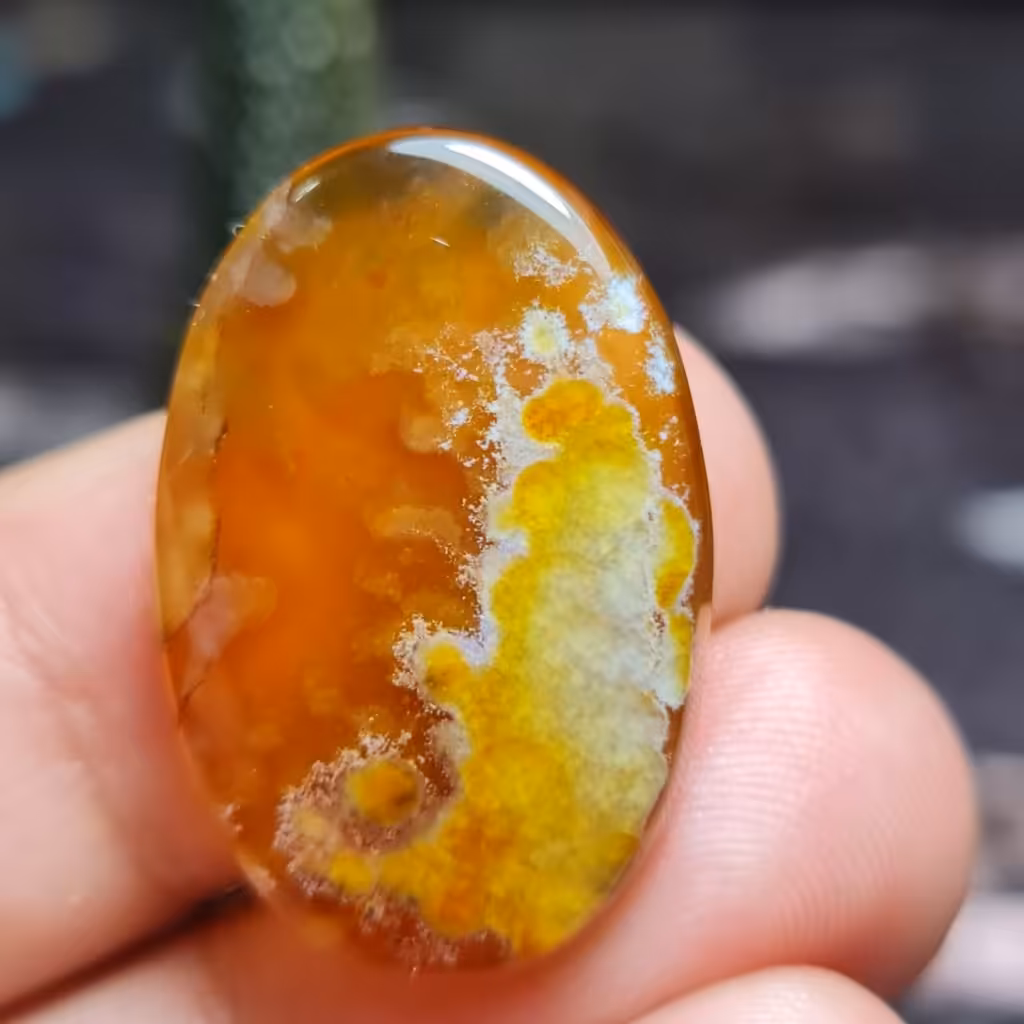  نگین فوق العاده زیبای سنگ عقیق بسیار خاص خراسانی اصل معدنی
کد 26323