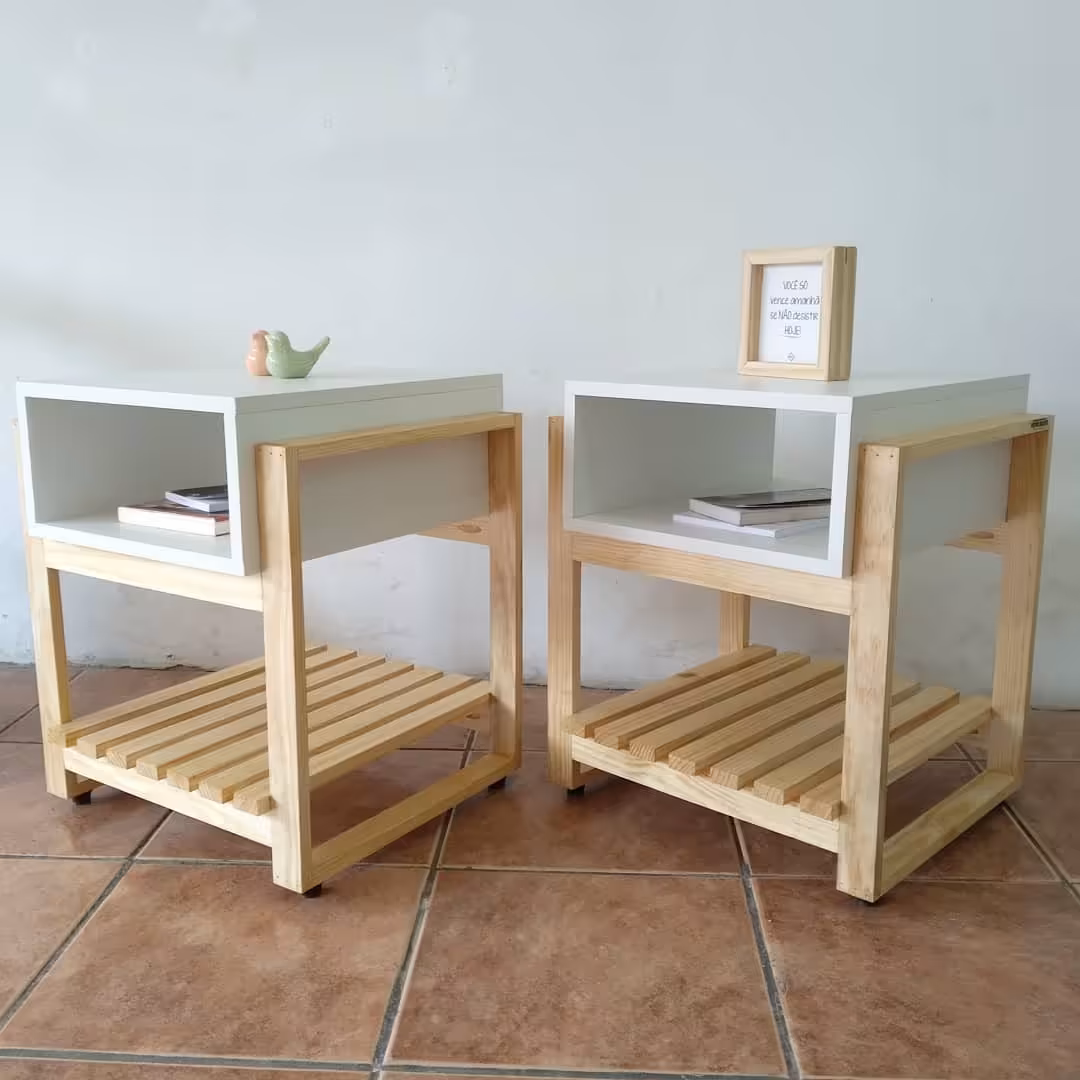 میز دکوراتیو از جنس چوب و ام دی اف