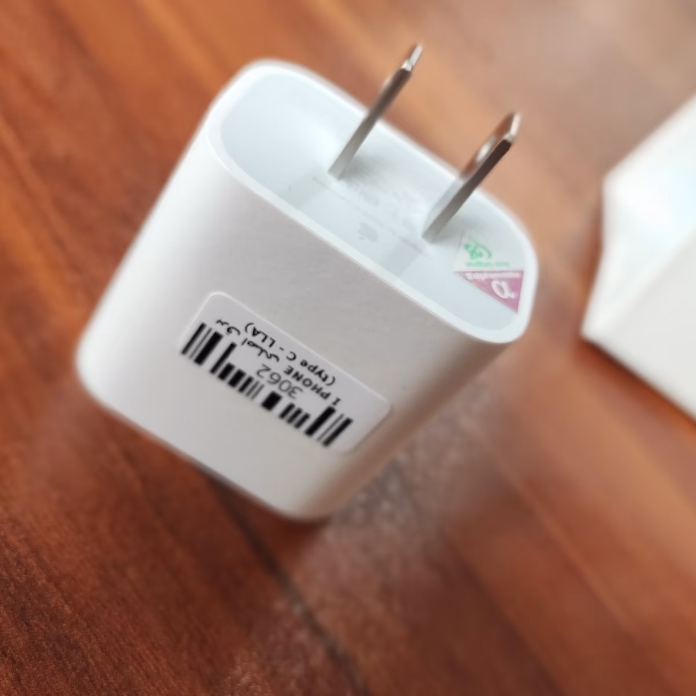 کلگی  شارژر 100 درصد اورجینال آیفون 