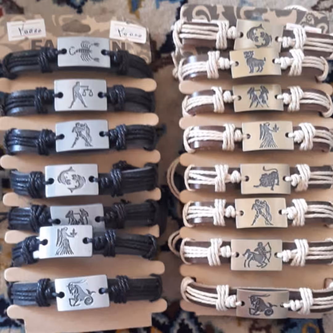 دستبند ماه تولد چرمی کنفی