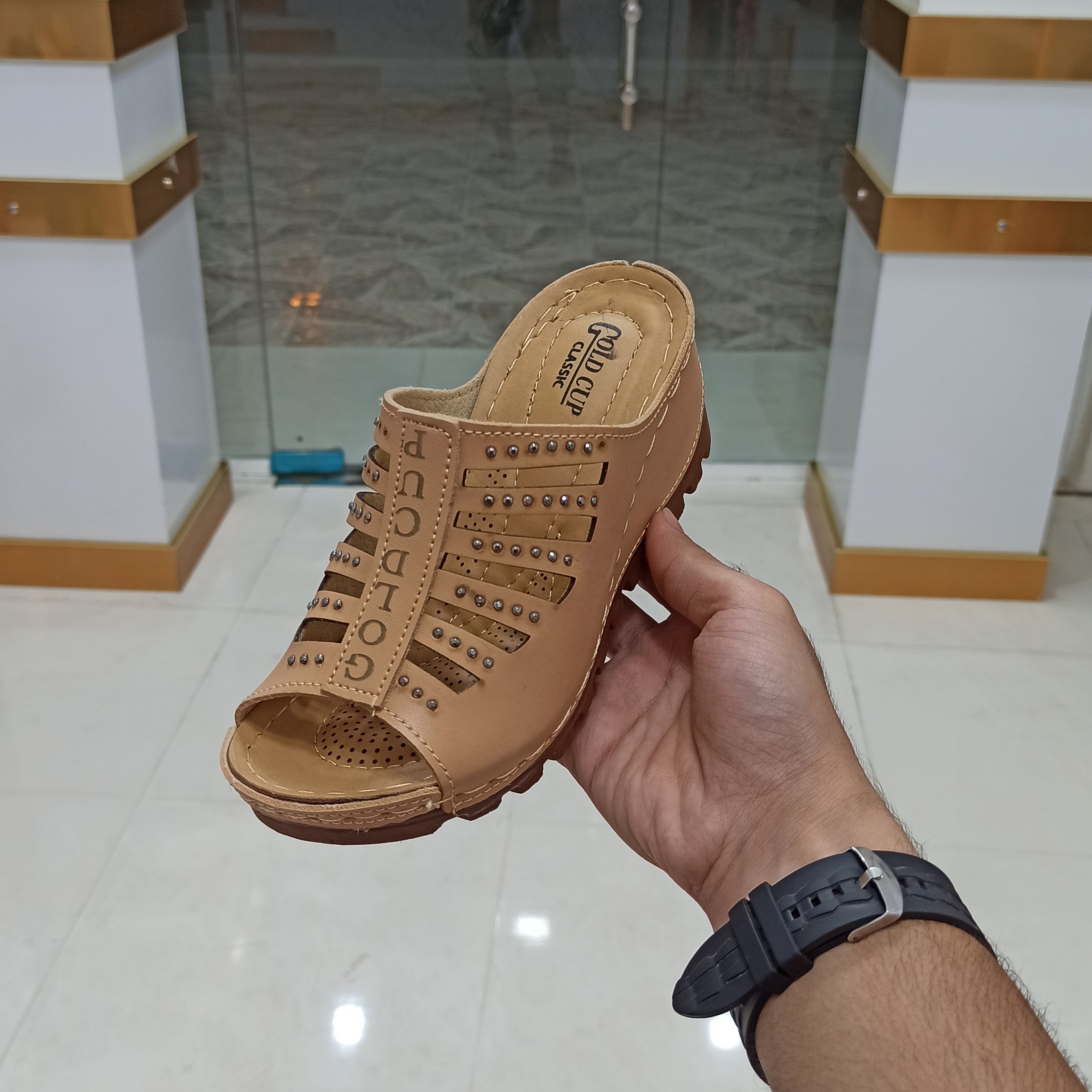 صندل لژدار زنانه (پس کرایه)
