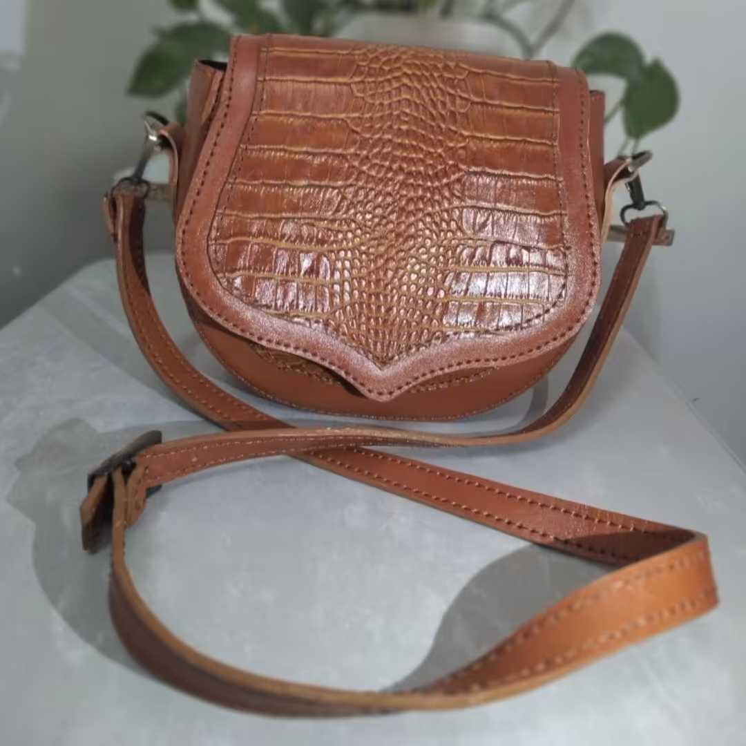 کیف چرم طبیعی دستدوز طرح سنتی
