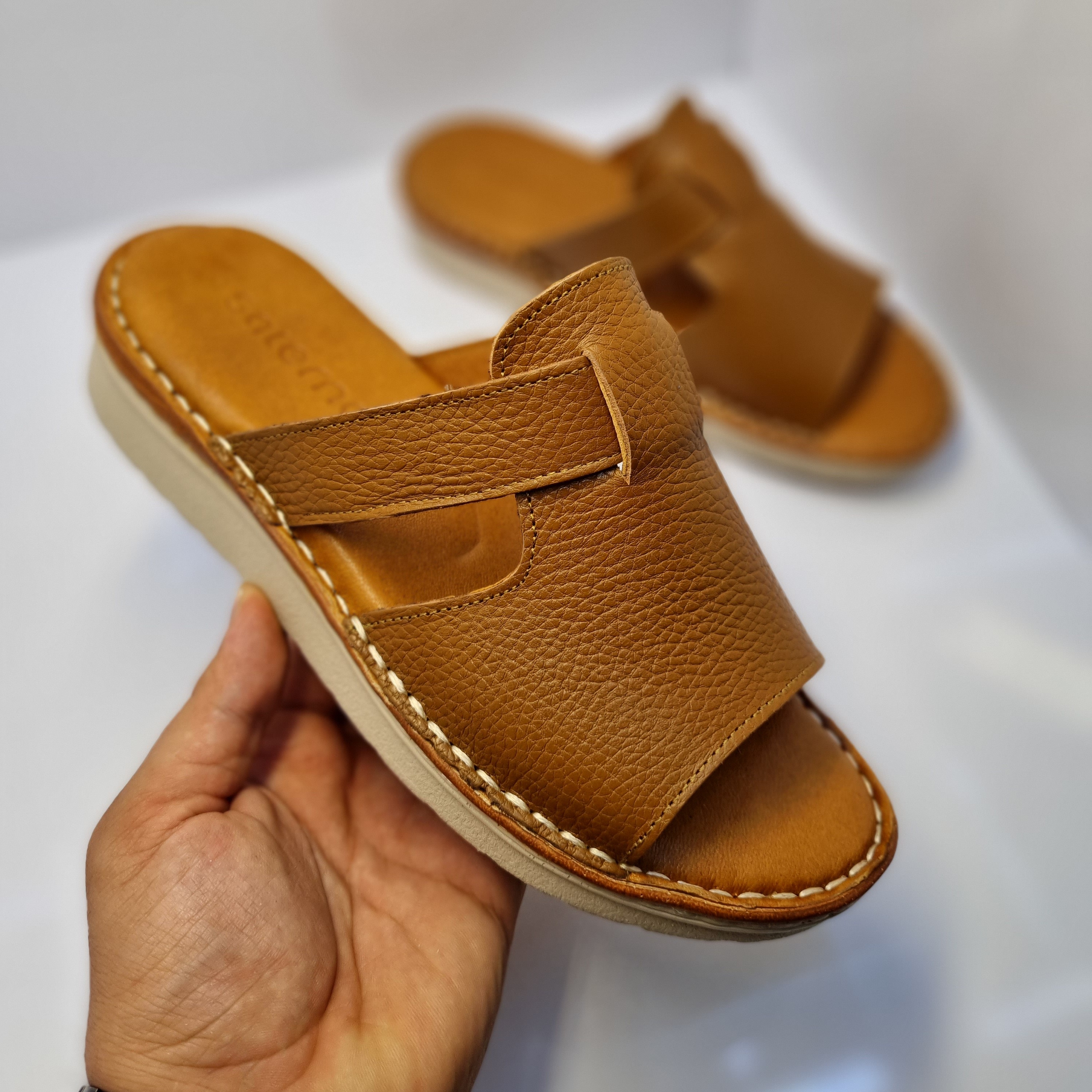 دمپایی و صندل کاملا طبی چرم دست دوز زنانه