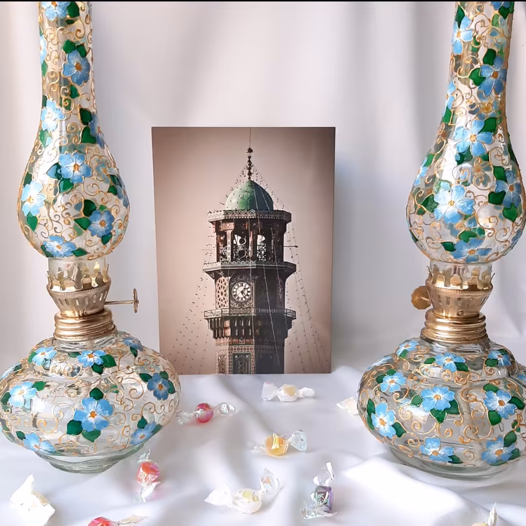 چراغ گردسوز نقاشی شده با تکنیک ویترای طرح فیروزه ، جاشمعی