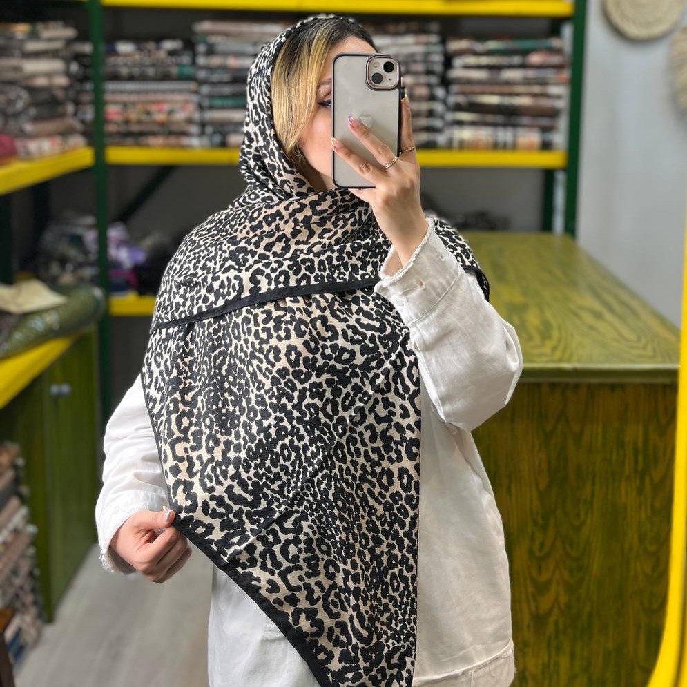 روسری پلنگی 