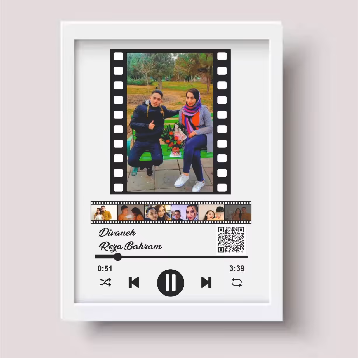 تابلوی موزیکال با طرح عکس در قاب نگاتیو