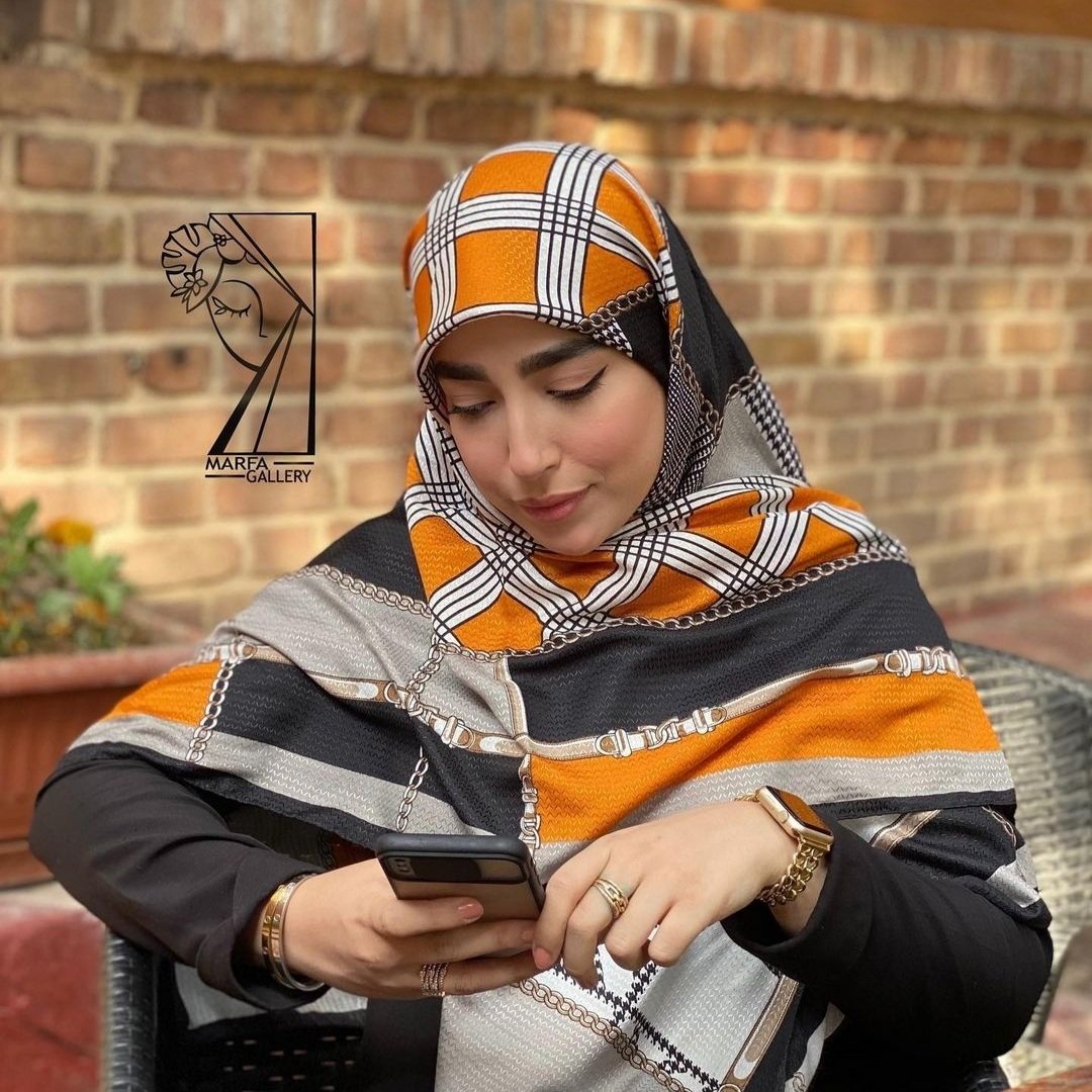 روسری نخی صابونی درجه 1 منگوله دار قواره 140 دور دوزی شده نارنجی
