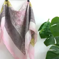روسری نخی قواره بزرگ طرحLV