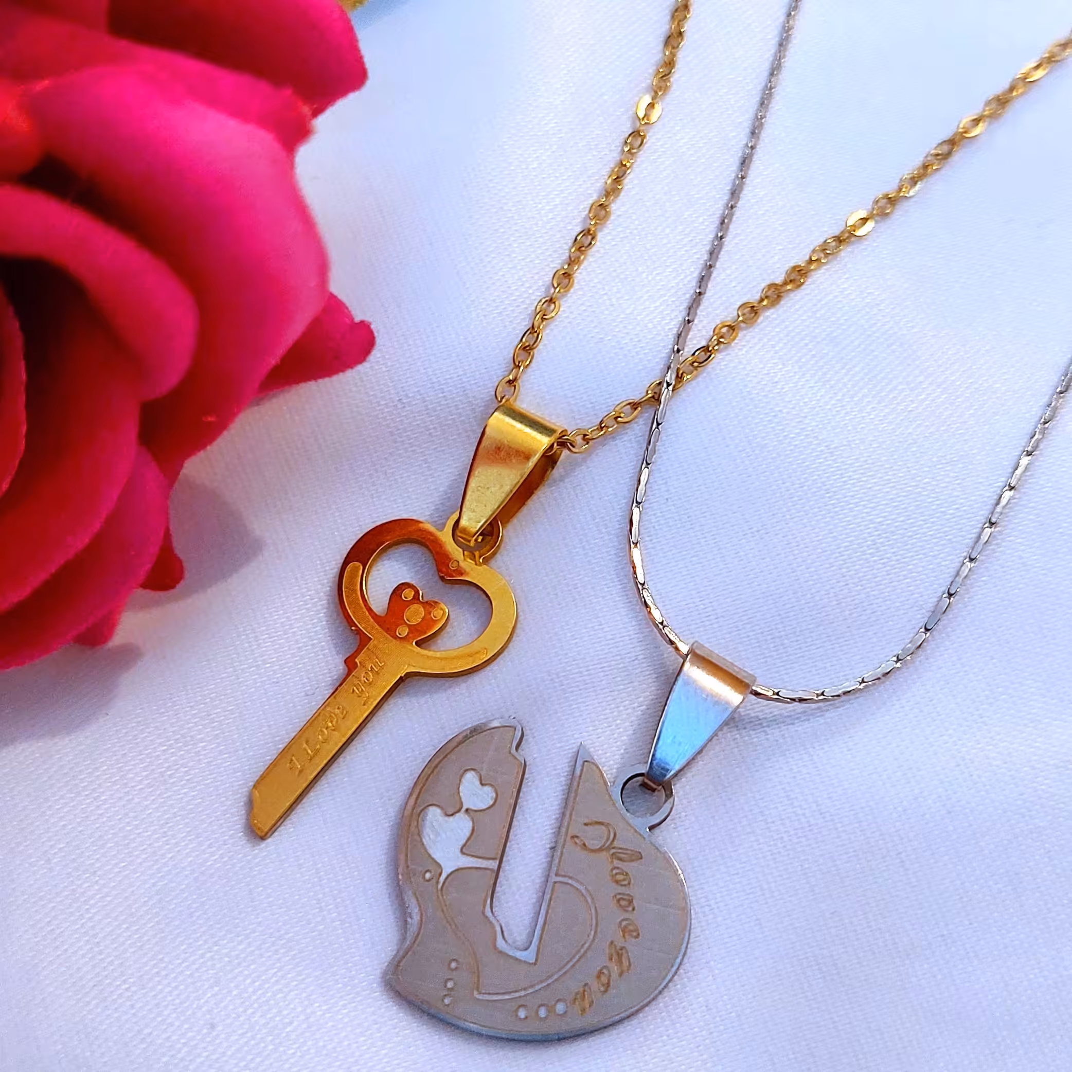 ست گردنبند استیل دوستانه طرح قلب و کلید 
