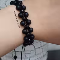 دستبند سنگ اونیکس  مشکی مات براق شکوفه قفل کشویی بافت زنانه دخترانه مردانه پسرانه