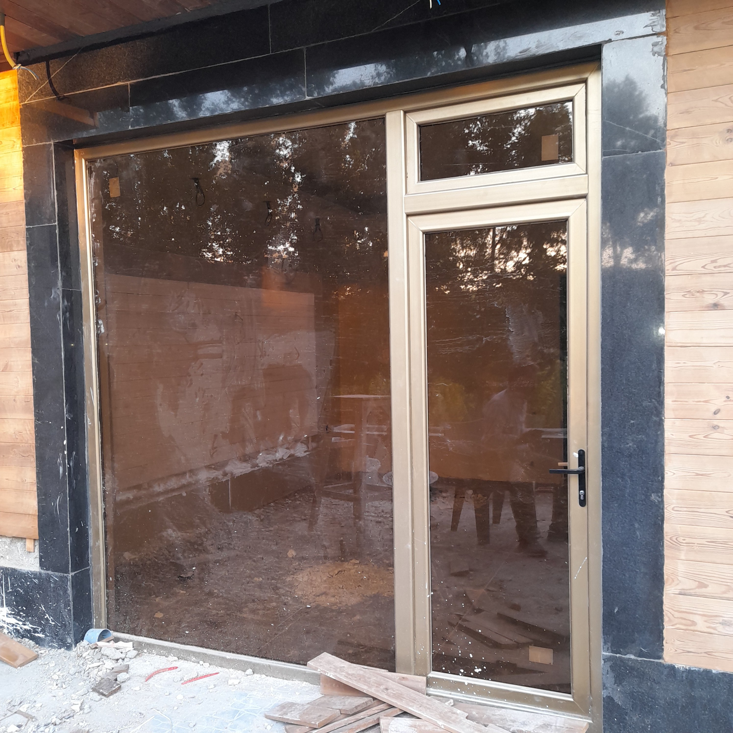 پنجره دوجداره و سه جداره وینتک فوبوس با یراق آلات ترک درجه یک و شیشه دوجداره