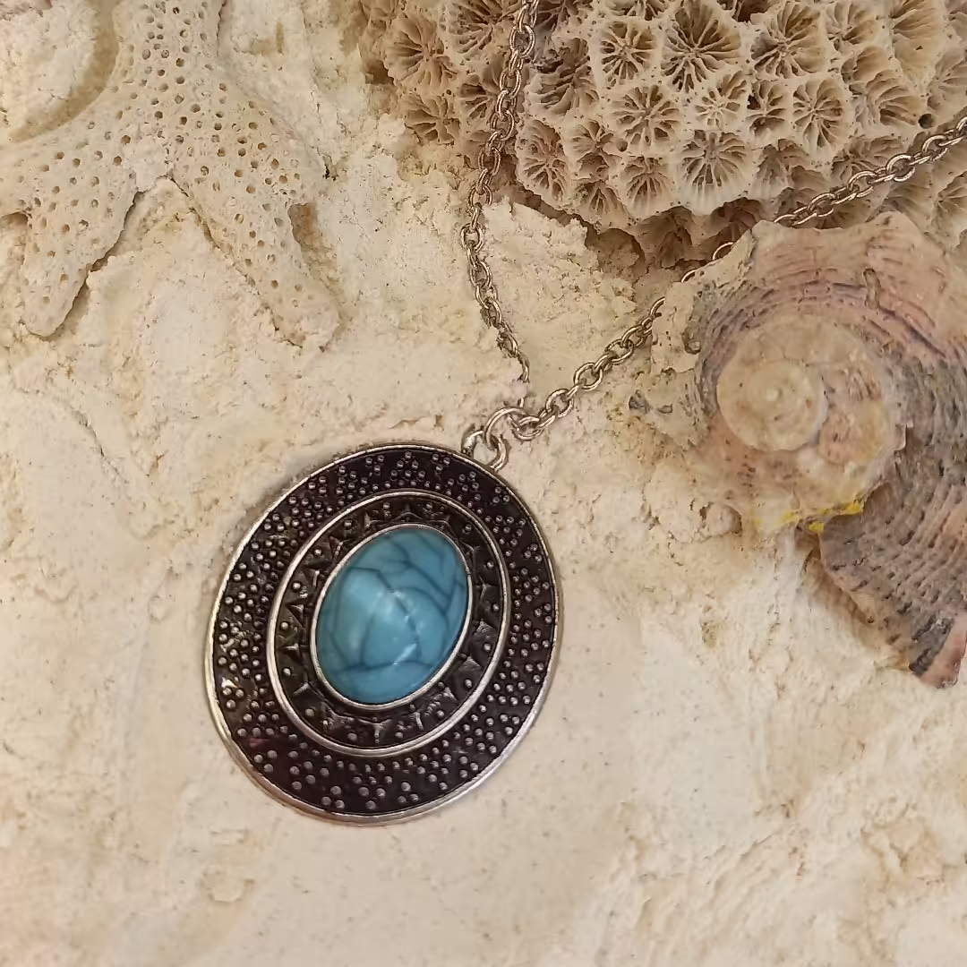 اکسسوری رو لباسی فیروزه ای