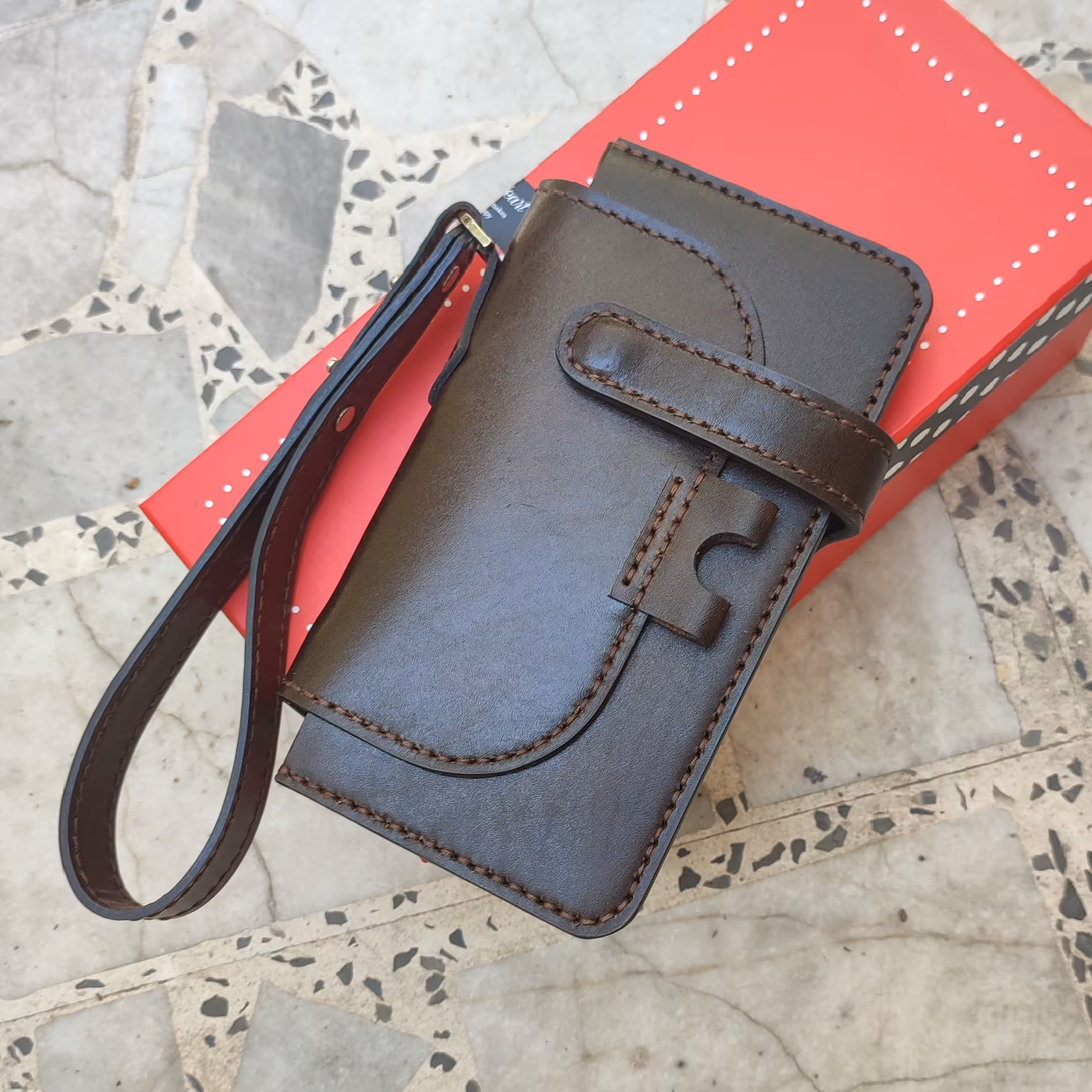 کیف پول و موبایل چرم طبیعی دست دوز   پریا     کد   pw 026