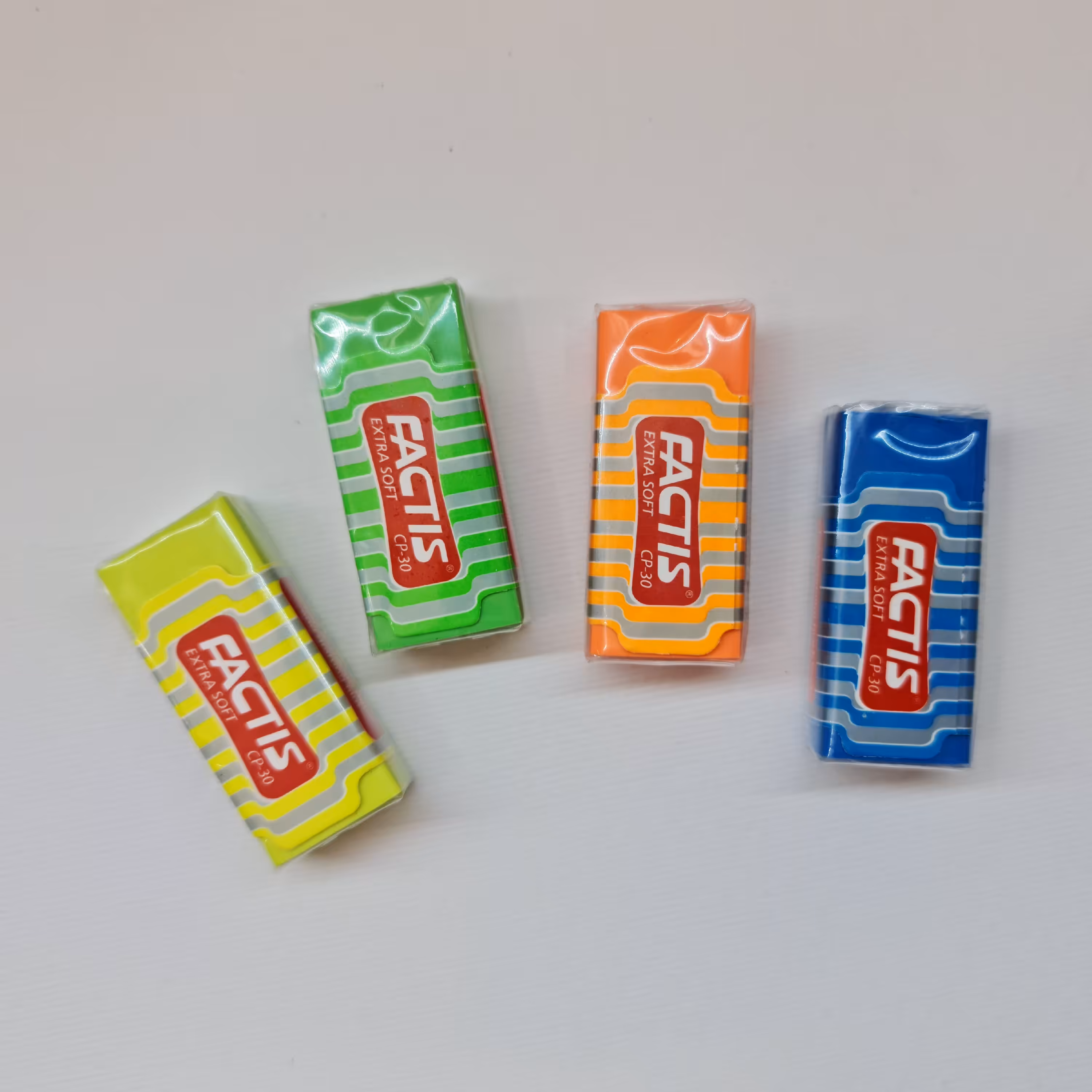 پاک کن رنگی فکتیس . پاککن نرم و پاک کنندگی عالی