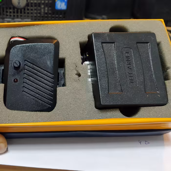 ردیاب تلکارنت دارای شوک سنسور و قابلیت باز و بست دربها