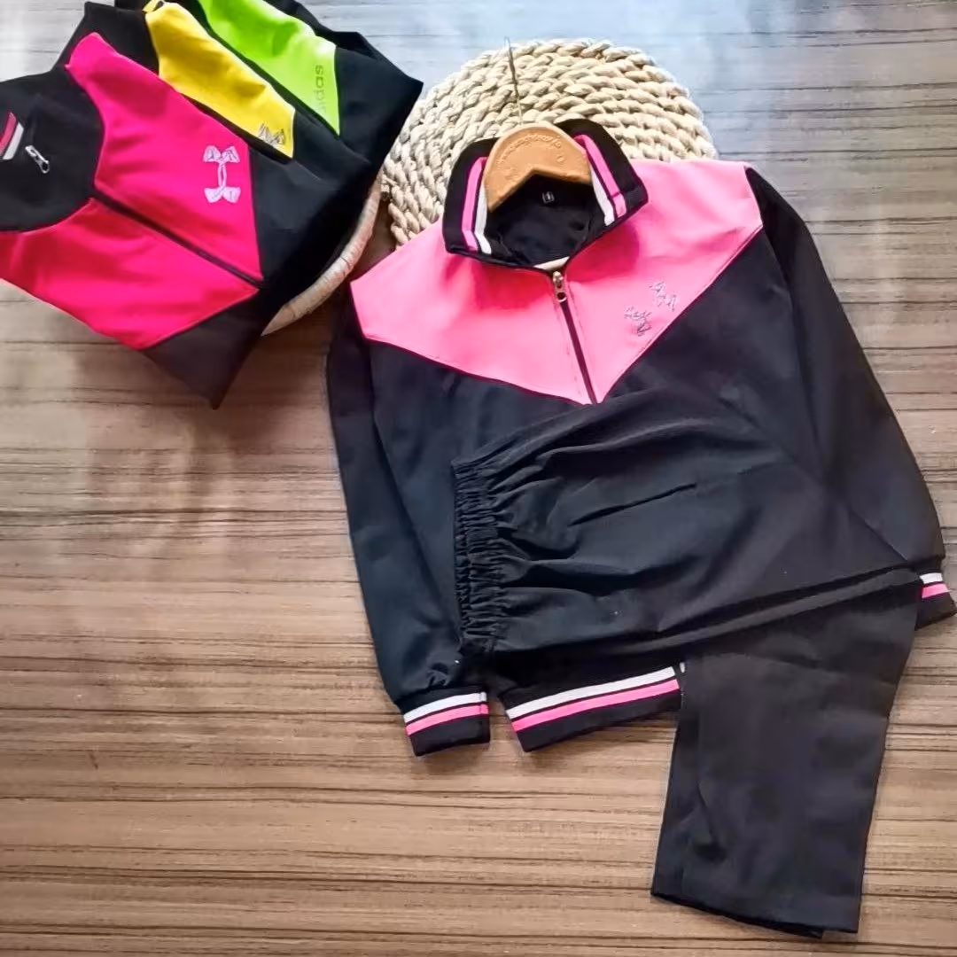 ست سویشرت و شلوار اسپورت شیک و زیبا مناسب حدود سنی 5 تا 10 سال رنگبندی متنوع و شاد مناسب ورزش و بیرونی 