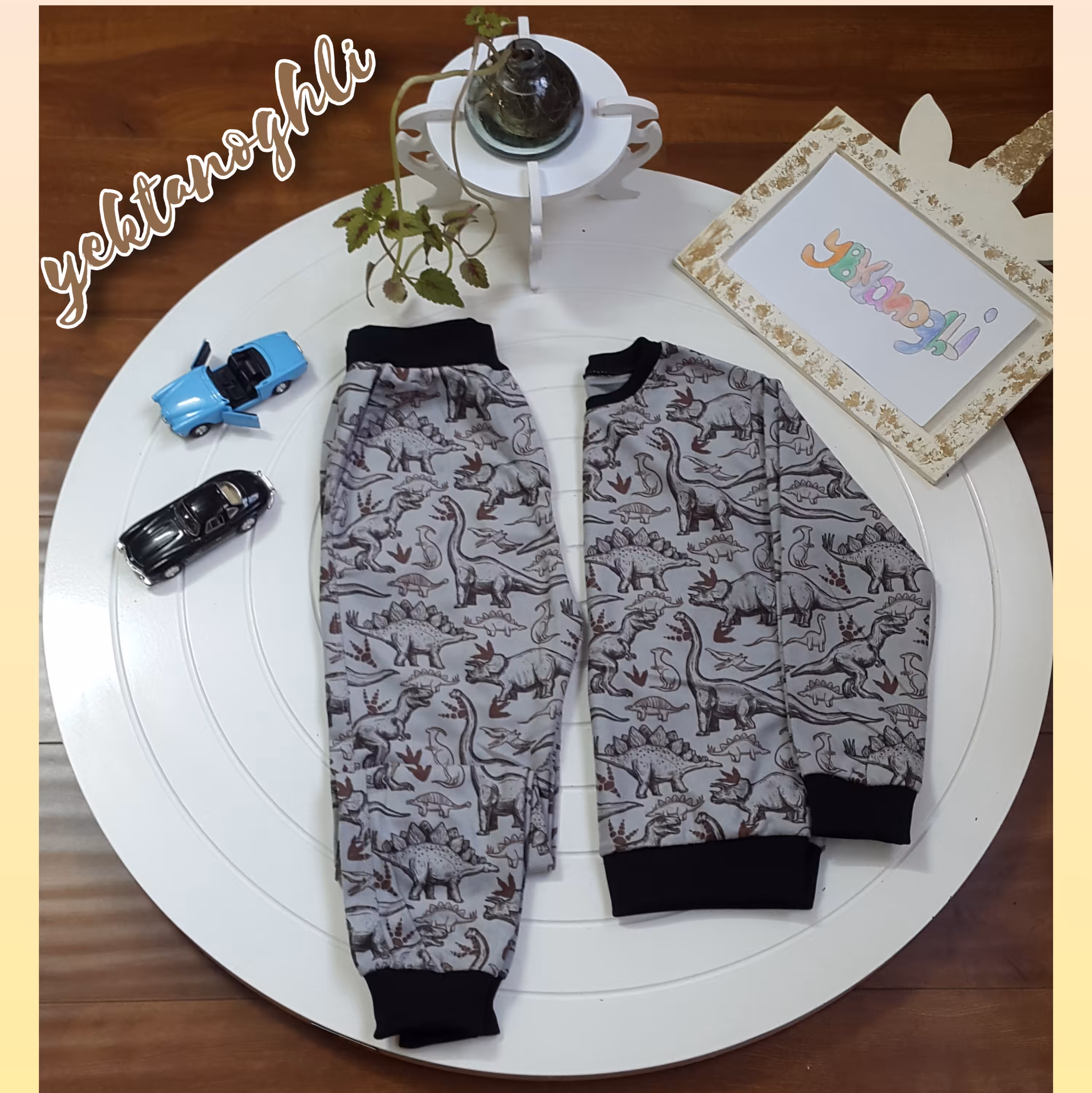 ست بلوز شلوار مخمل دو تیکه پسرونه  طرح دایناسور