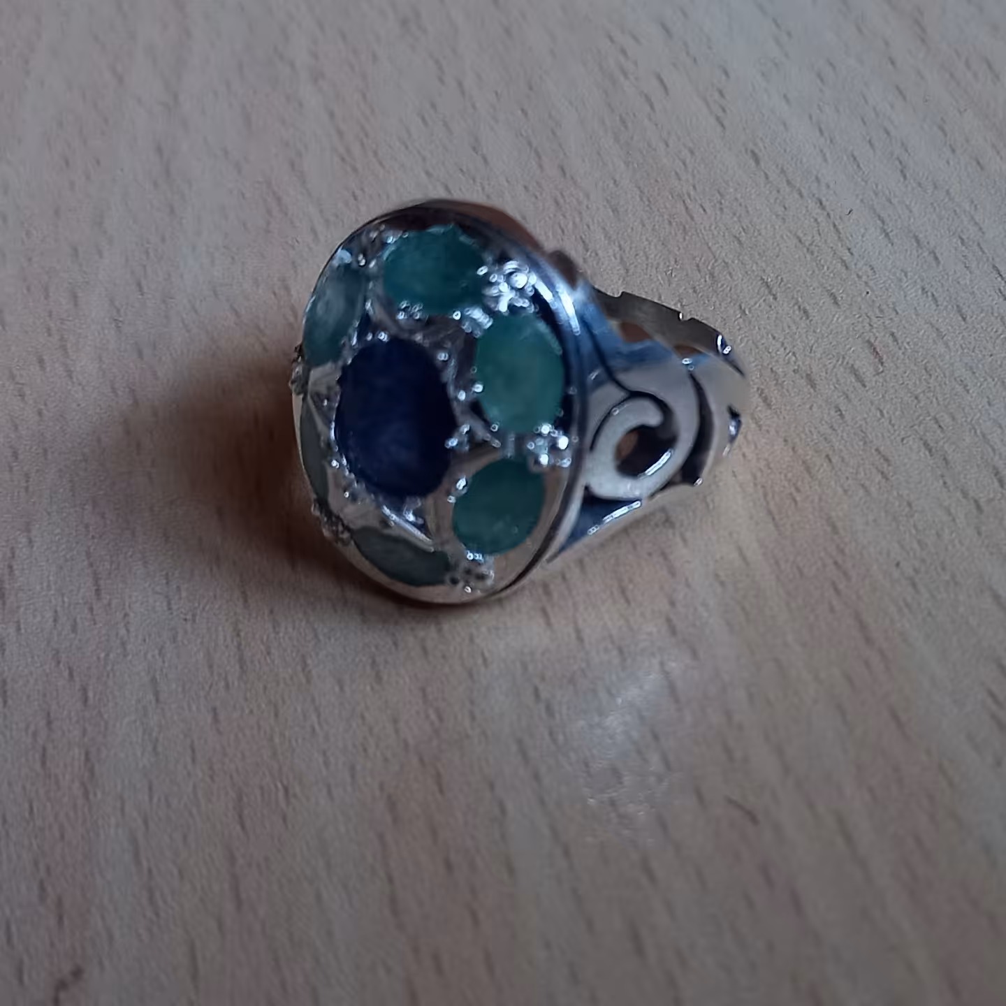 انگشتر نقره مردانه جواهری ترکیب زمرد و یاقوت کبود 