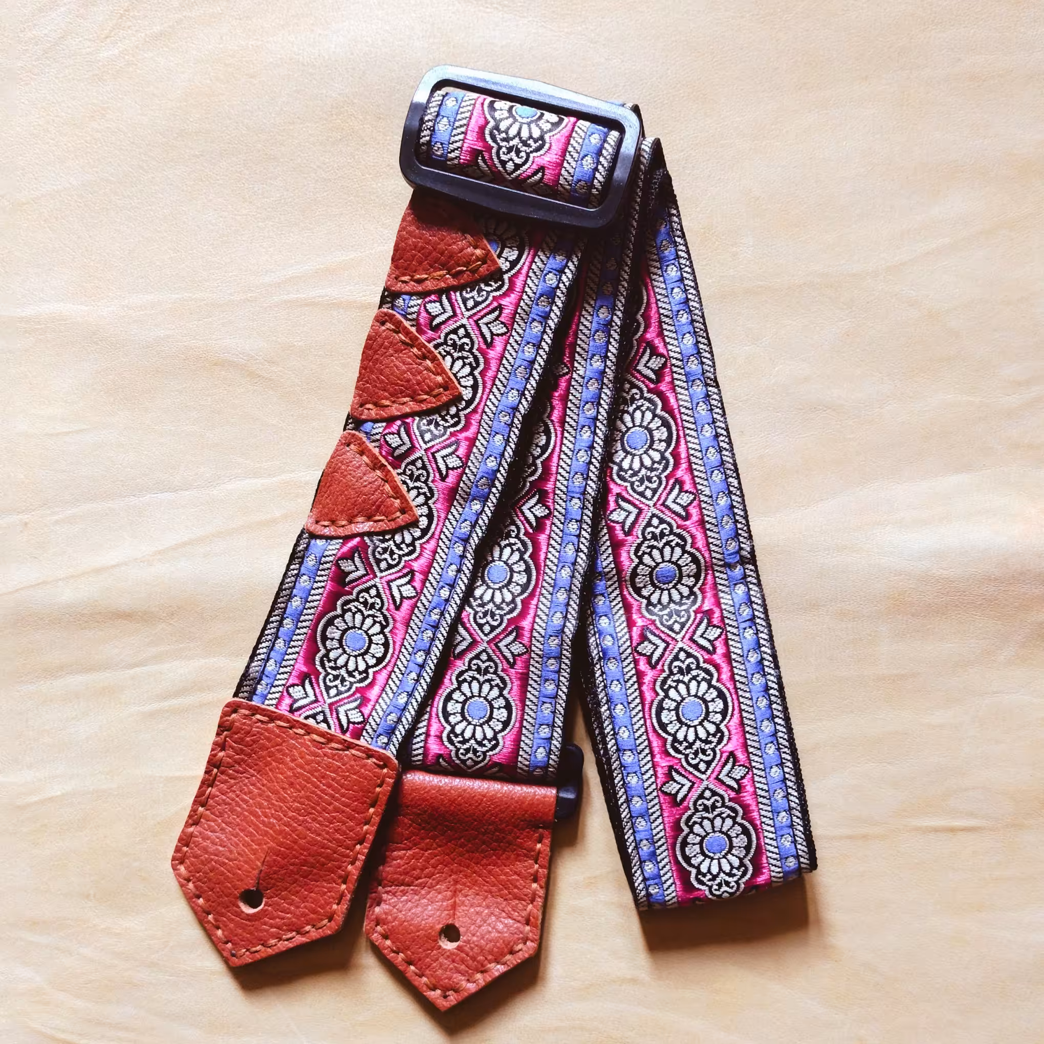 استرپ برزنتی گیتار Eclipse - بند گیتار  چرم طبیعی - مدل ABS-6