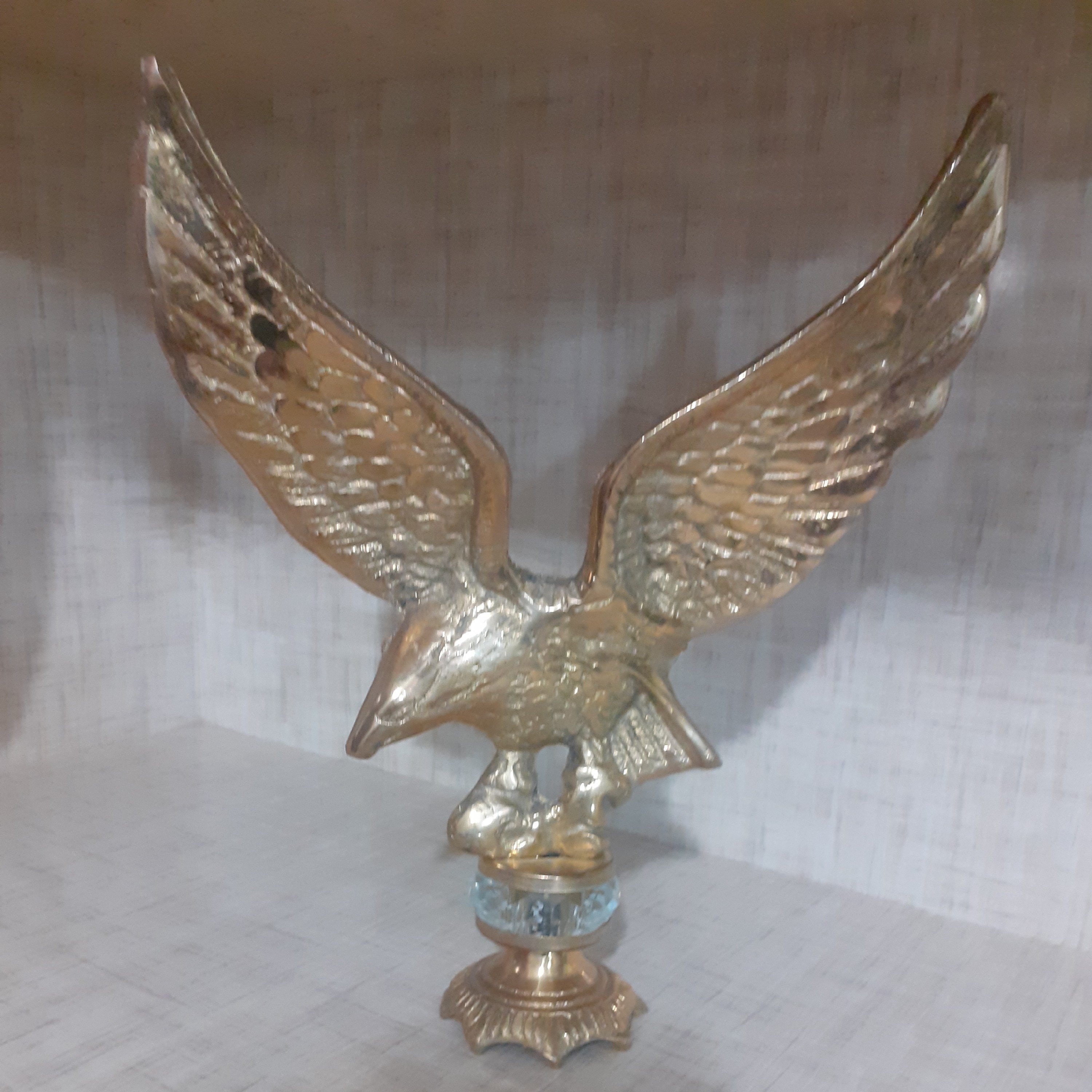 مجسمه برنزی عقاب پایه  کریستال