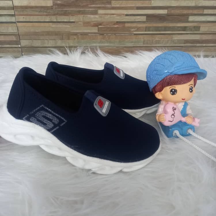کفش اسپرت وراحتی دخترانه و پسرانه