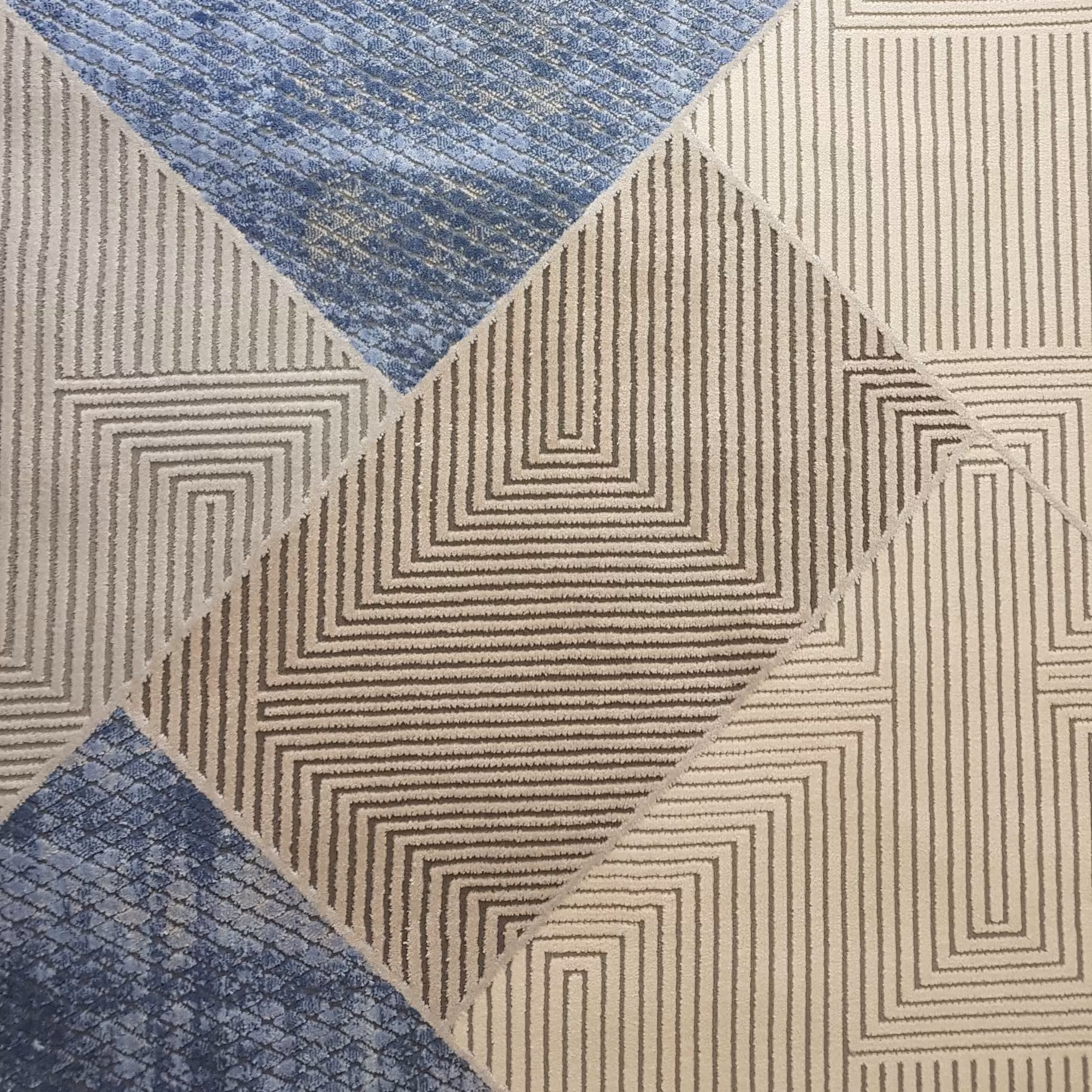 فرش ماشینی کالرفول ابی کد1352(ارسال باباربری بصورت پس کرایه)