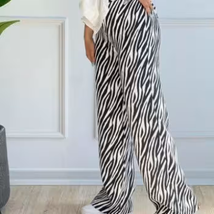 شلوار بگ طرح دار ساتن