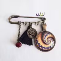 سنجاق سینه اسکاتلندی دستساز فراکتال 1 زیورآلات زنانه ، پانچو و مانتو بافت 