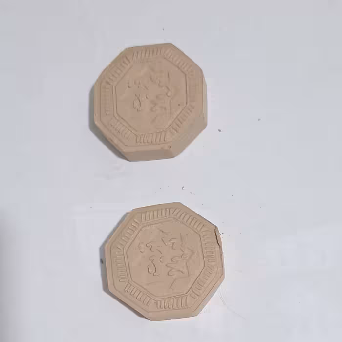 مهر نماز مخلوط به تربت کربلا شش ضلعی اندازه 4 در 4 سانت