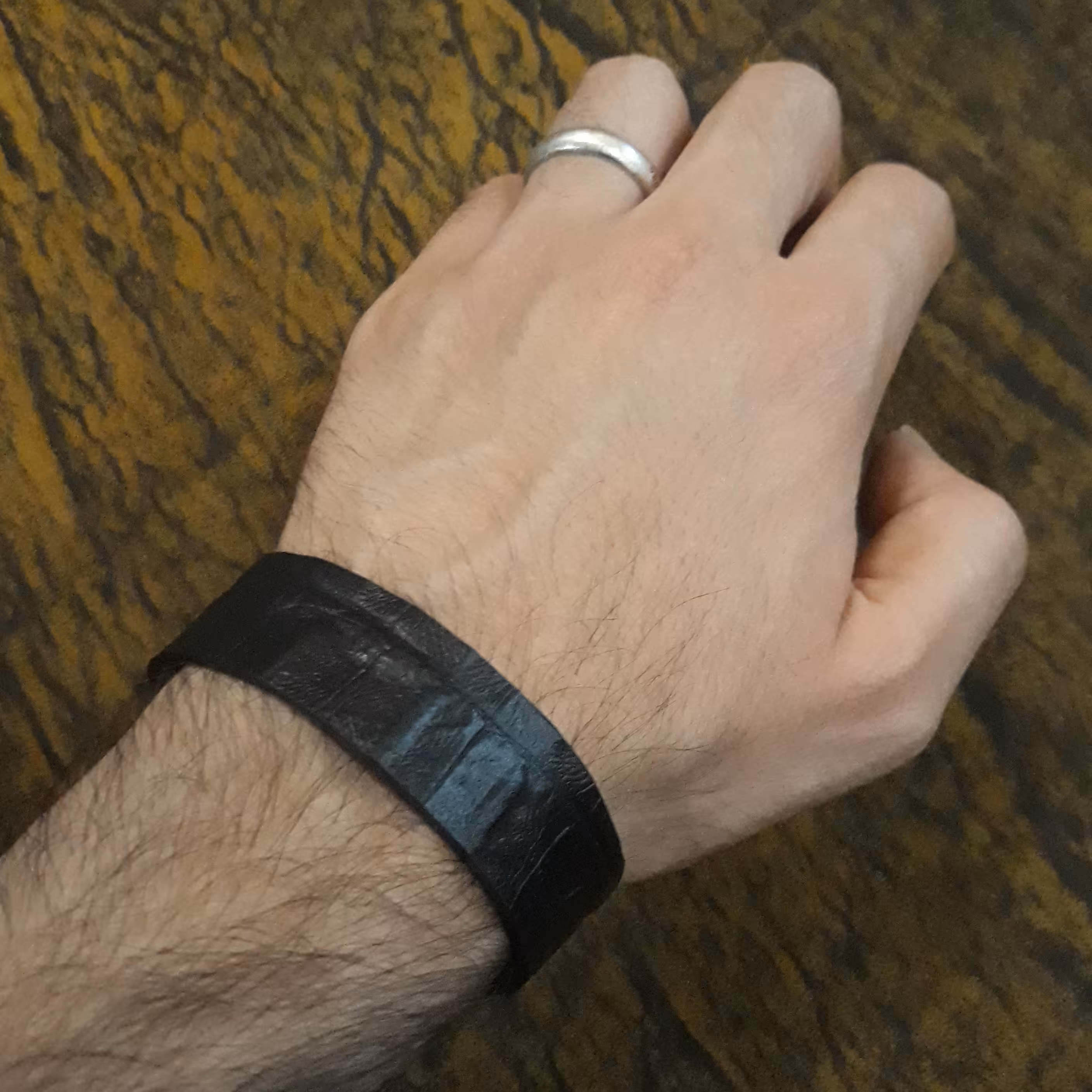 دستبند چرمی مدل اسپرت - رنگ مشکی - طراحی کروکدیلی