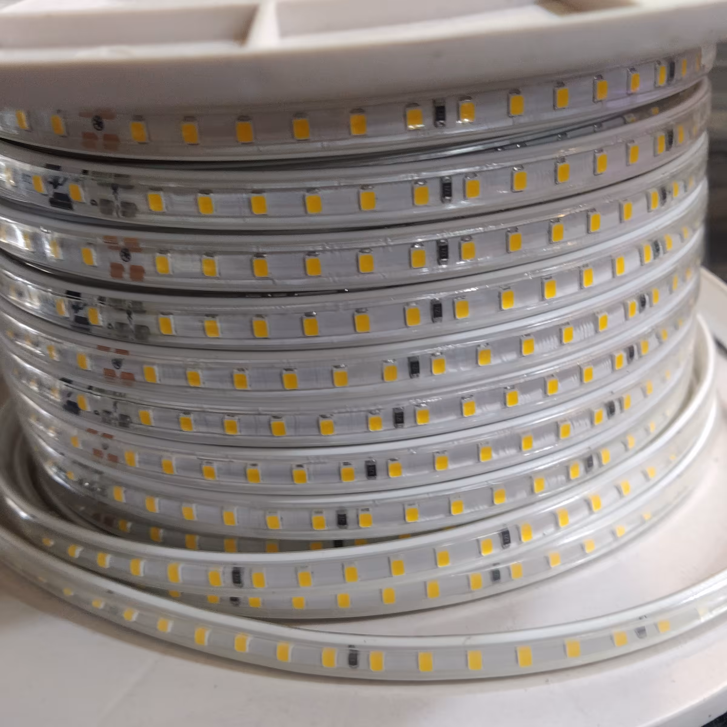 ریسه شلنگی آفتابی پشت چسب اپتونیکا  100 متری 